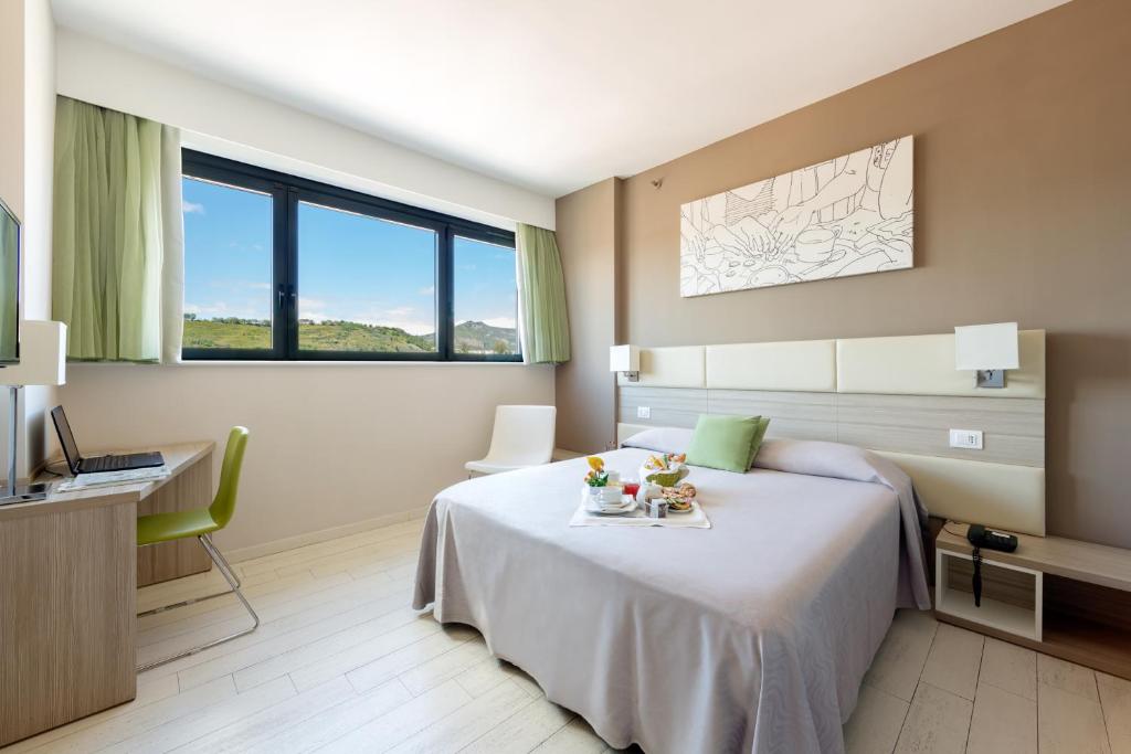 Hotel Cristina — photo 1