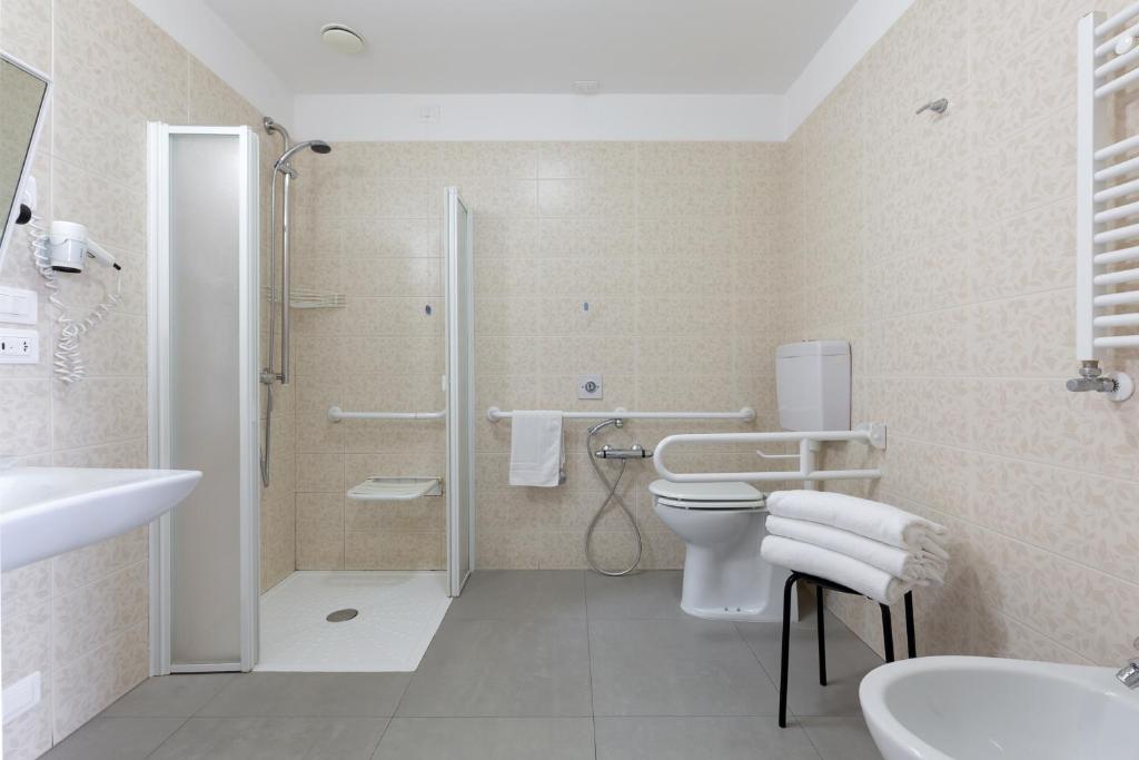 Hotel Cristina — photo 11