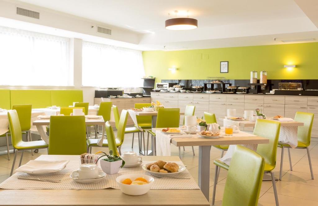 Hotel Cristina — photo 8