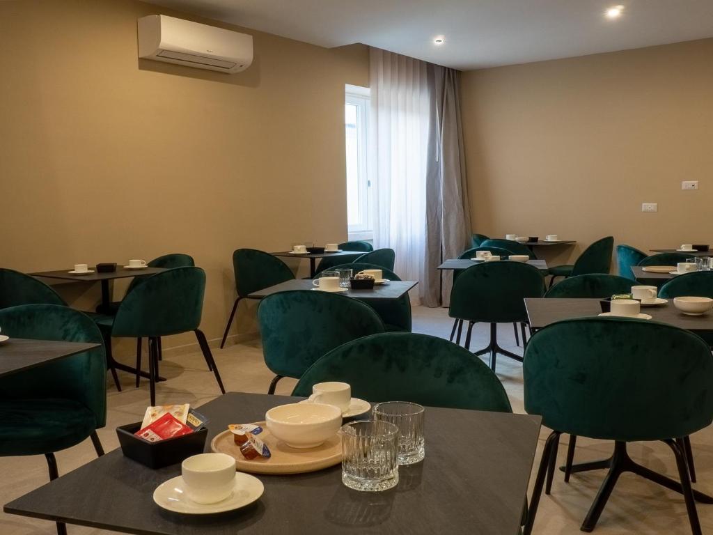 N42 Hotel — photo 8