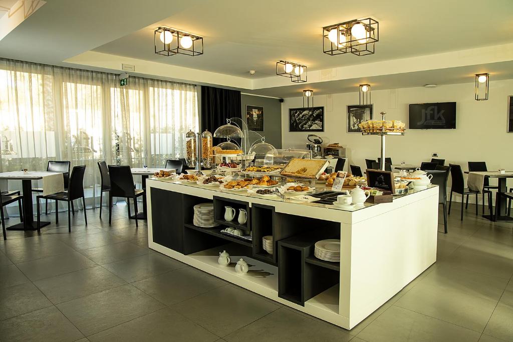 Best Western JFK Hotel — photo 7